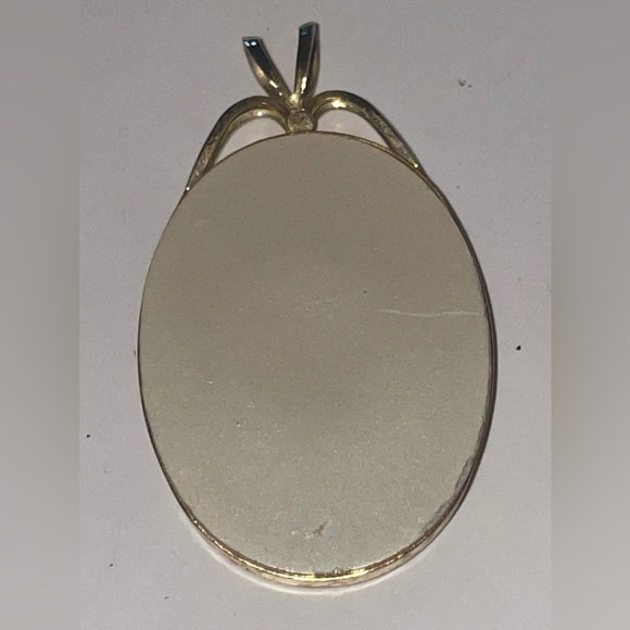 Flower Pendant - Reverse Painted Design - Picture 3 of 4